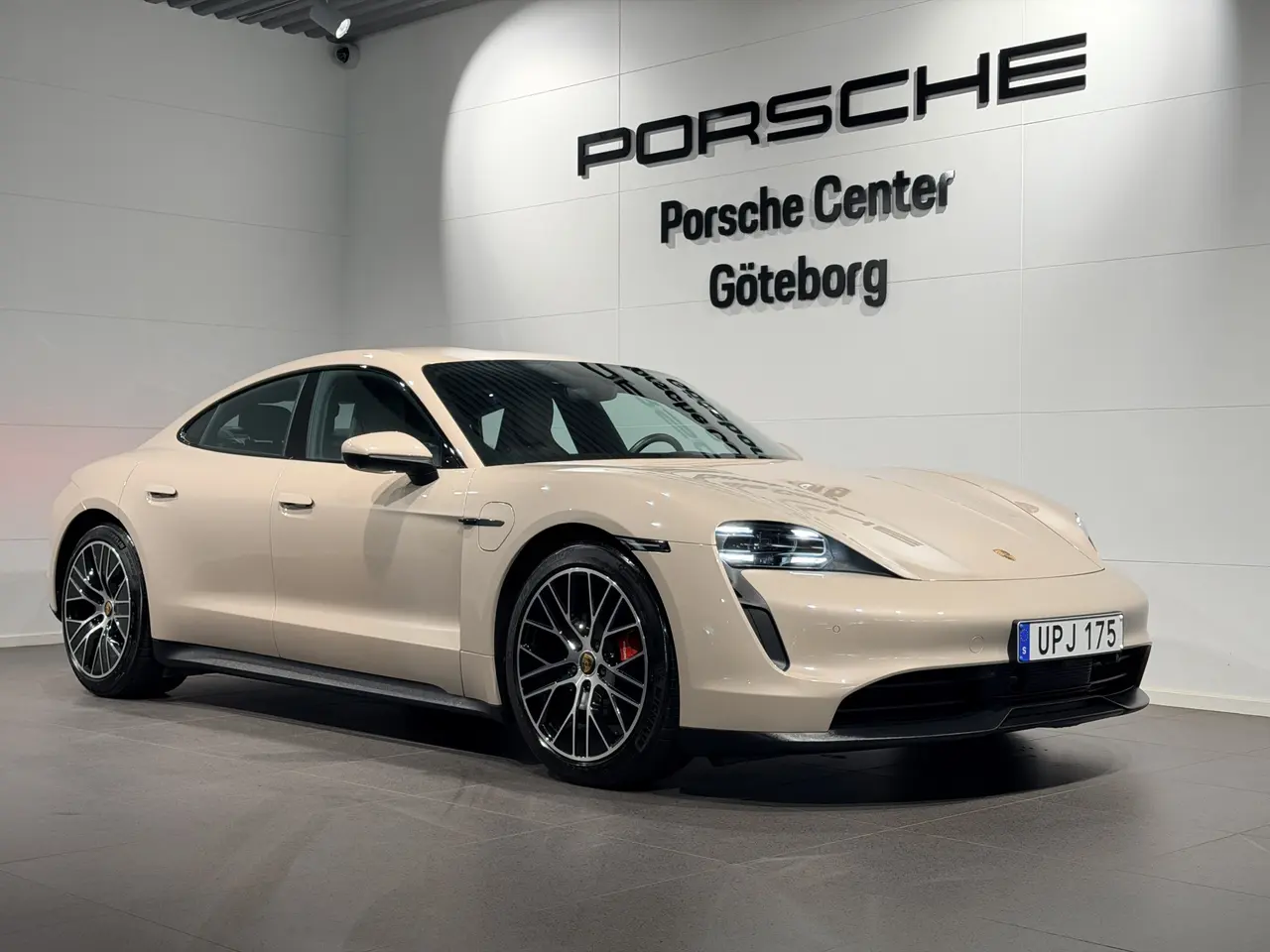 Porsche Taycan 2022