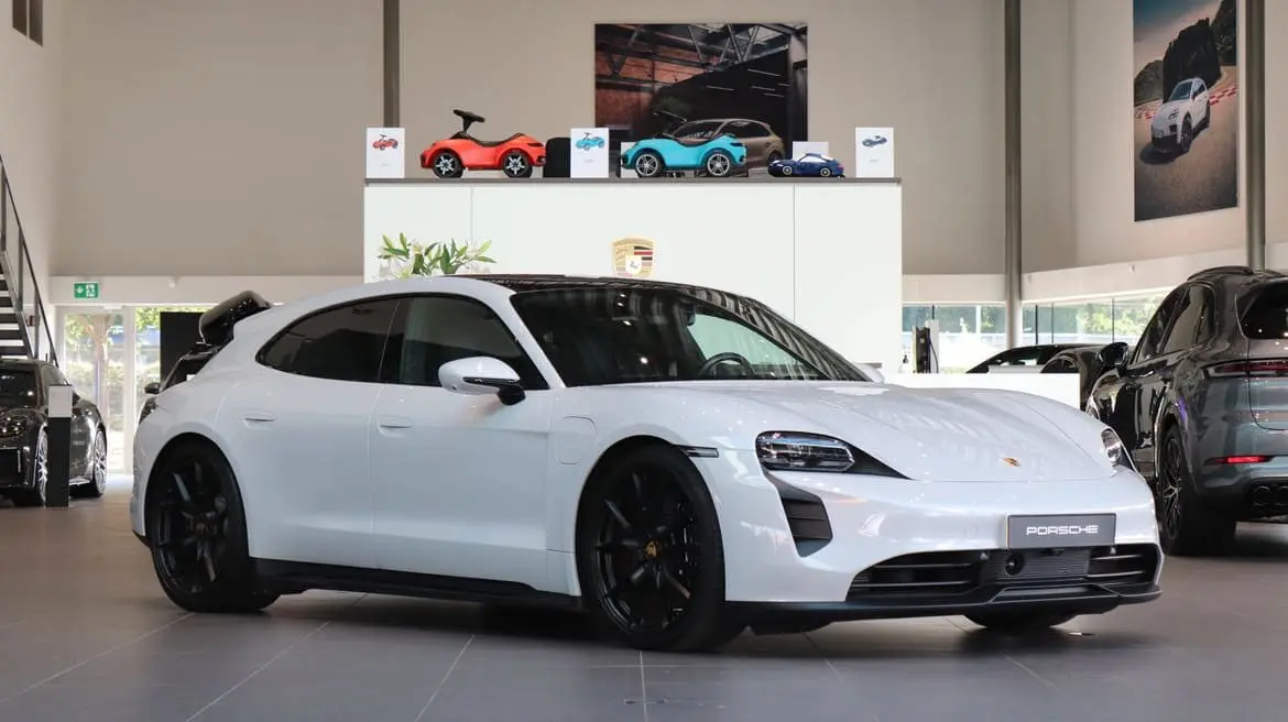 Porsche Taycan 2023