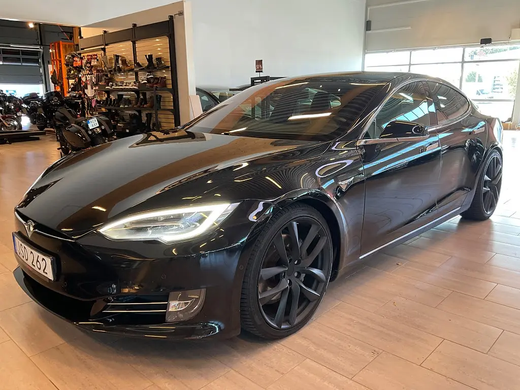 Tesla Model S 2018