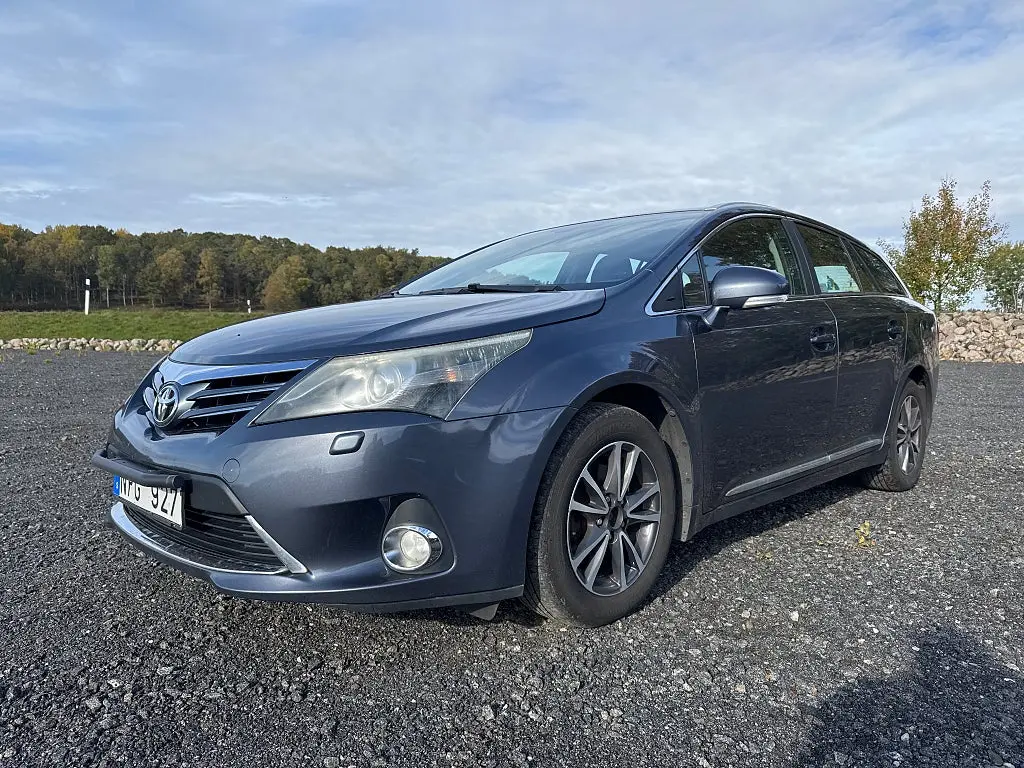 Toyota Avensis 2012