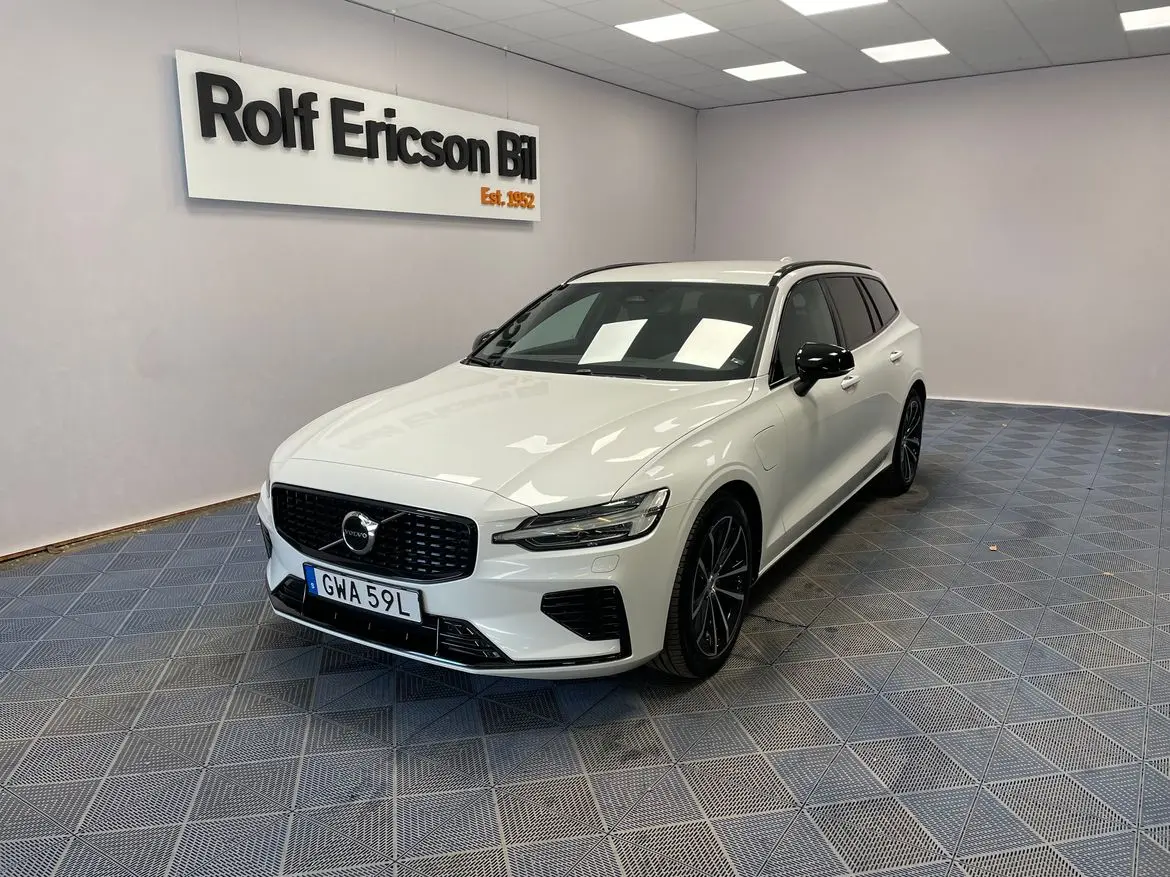 Volvo V60 2025