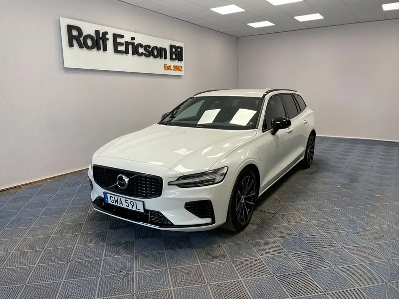 Volvo V60 2025