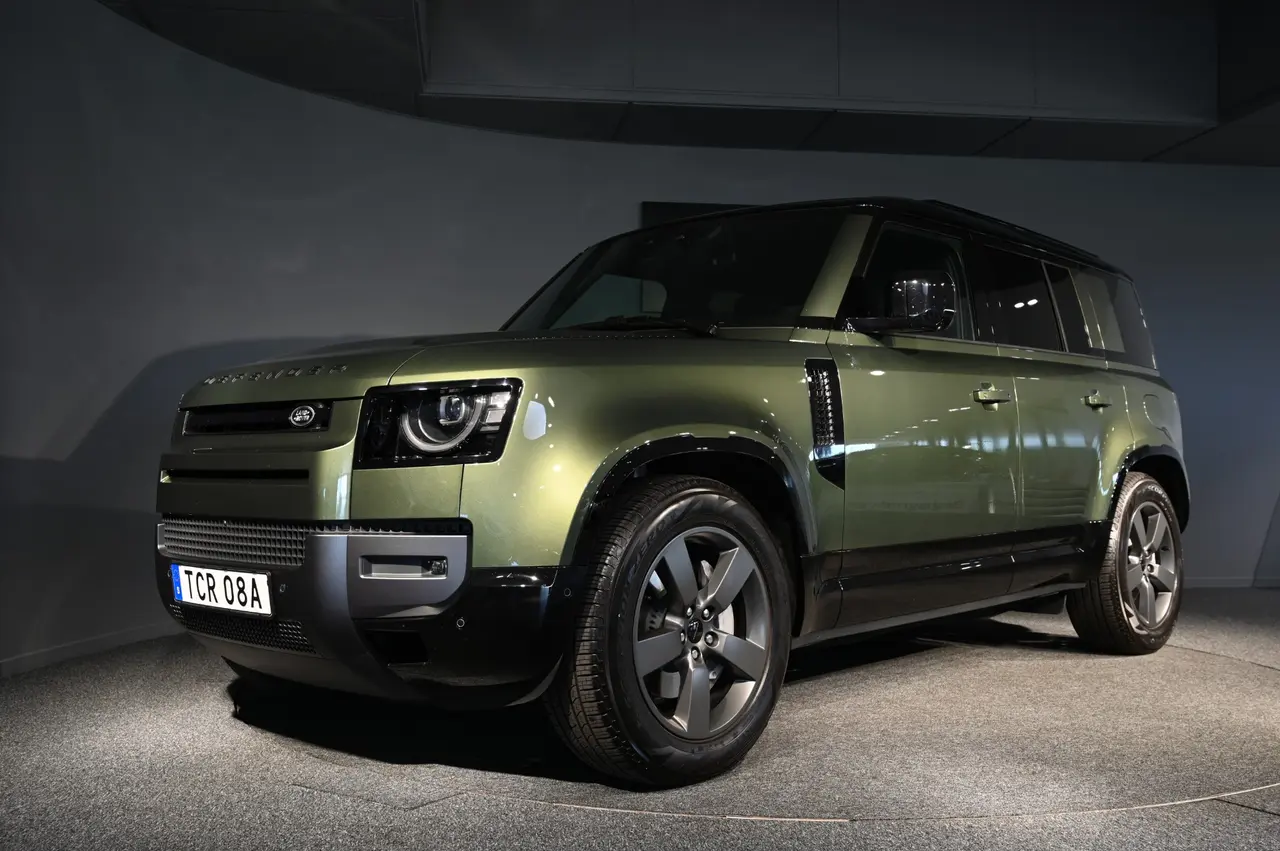 Land Rover Defender 2026