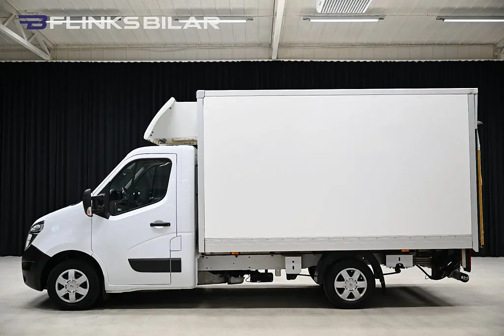 Nissan NV400 2021