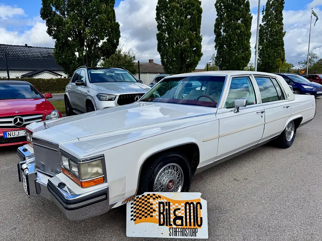 Cadillac Brougham 1989
