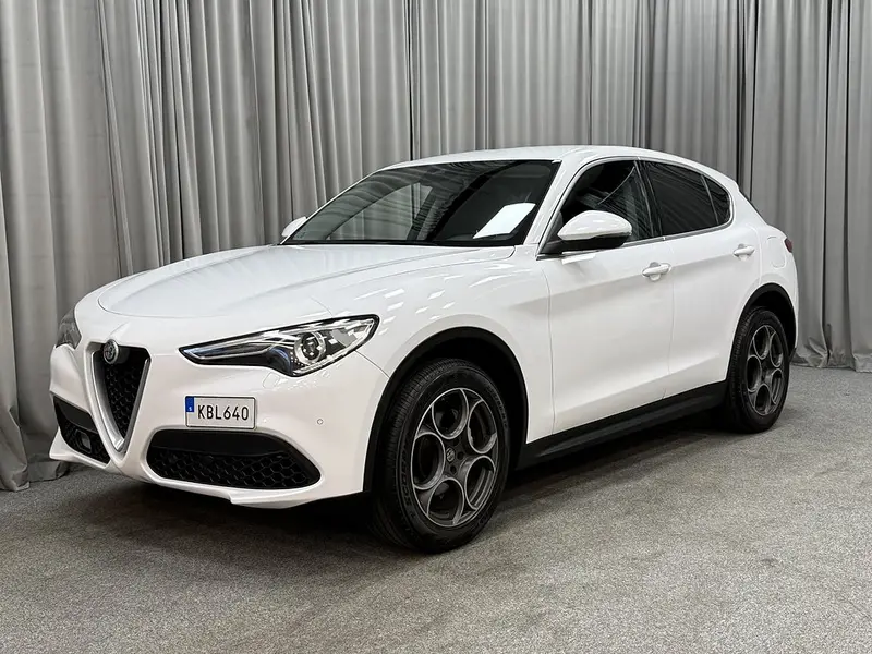 Alfa Romeo Stelvio 2017