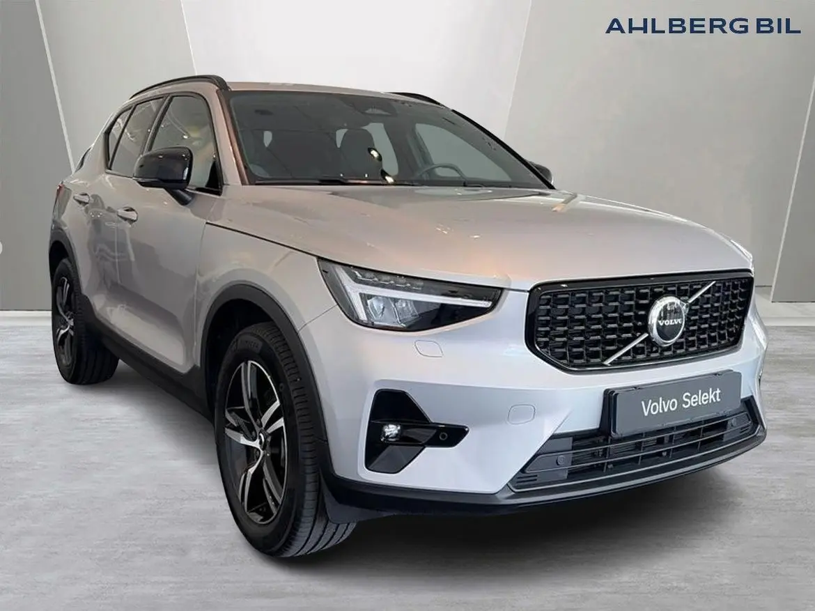 Volvo XC40 2025