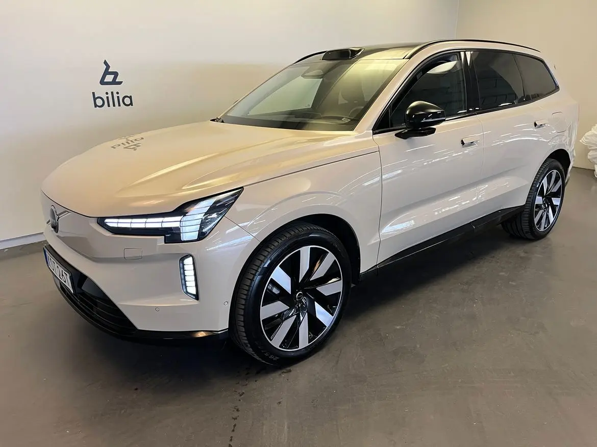 Volvo EX90 2025