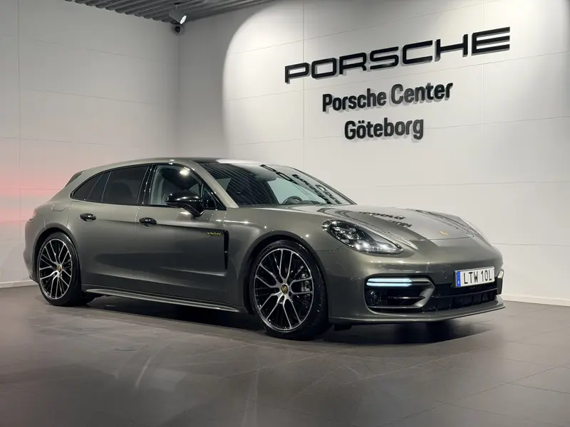 Porsche Panamera 2023