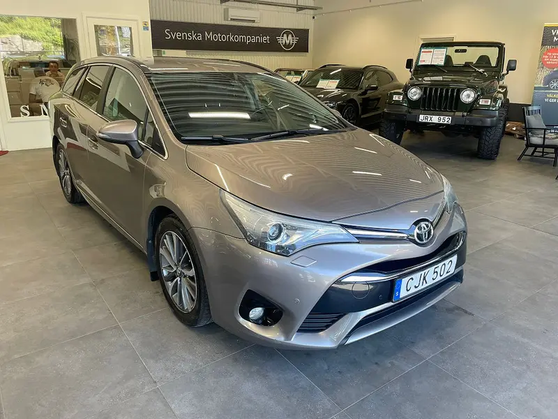 Toyota Avensis 2015