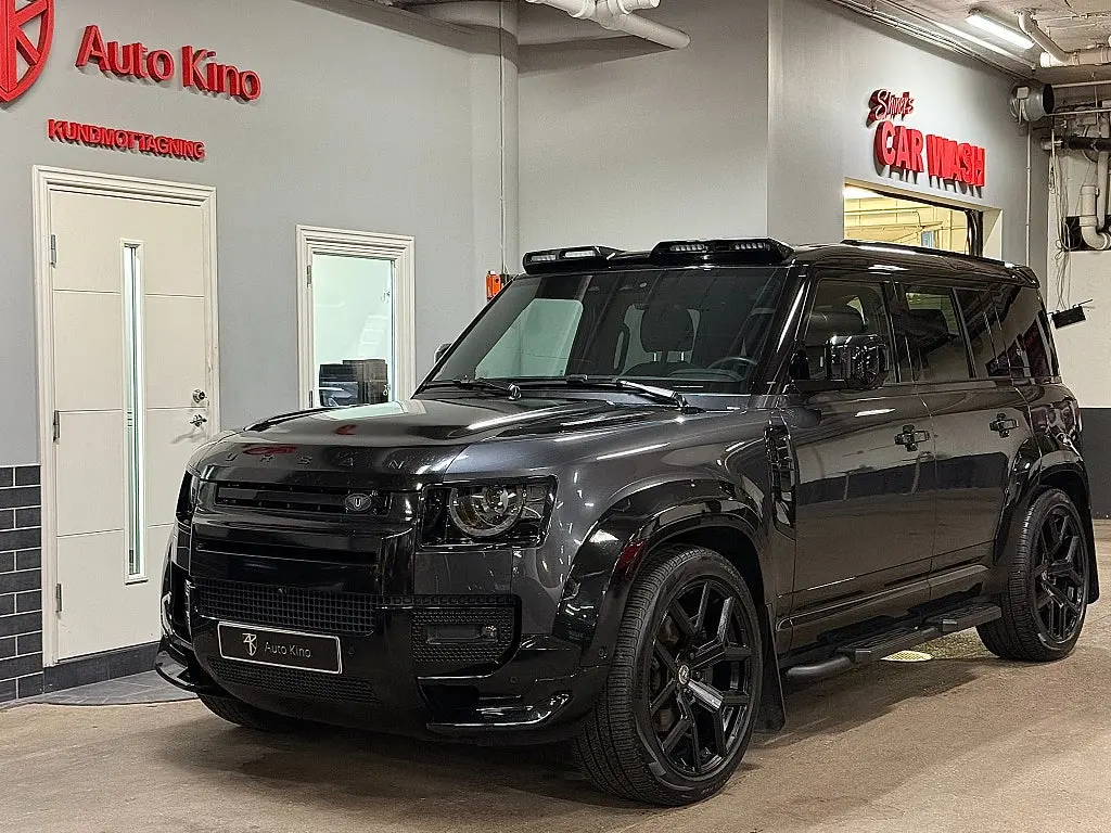 Land Rover Defender 2023