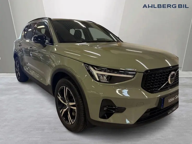 Volvo XC40 2025