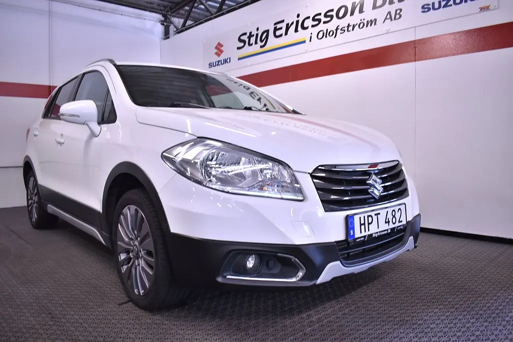 Suzuki S-Cross 2015