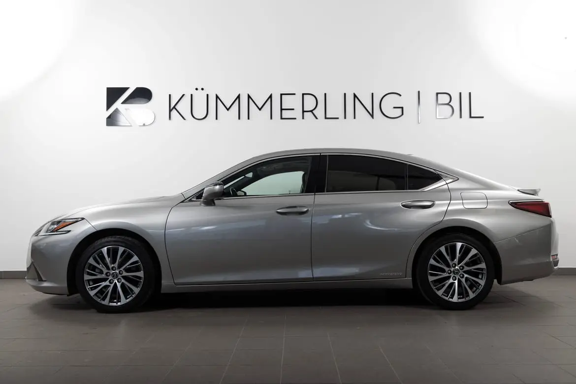 Lexus ES 2021