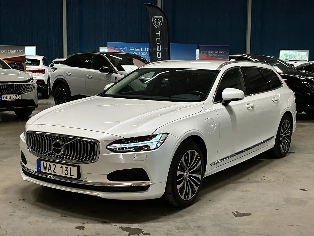 Volvo V90 2024