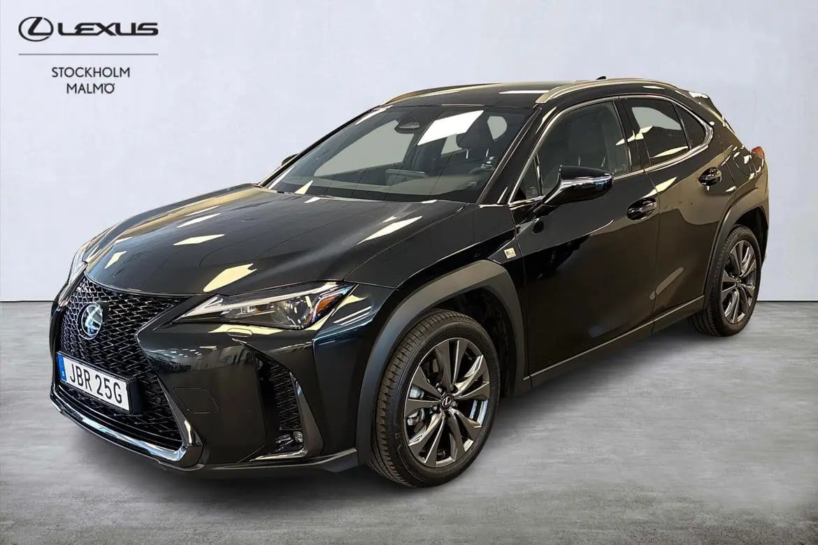 Lexus UX 2025