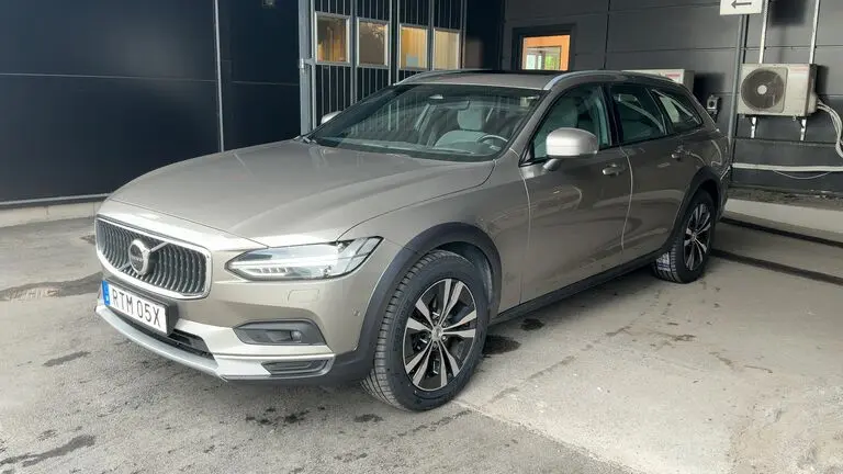Volvo V90 2021