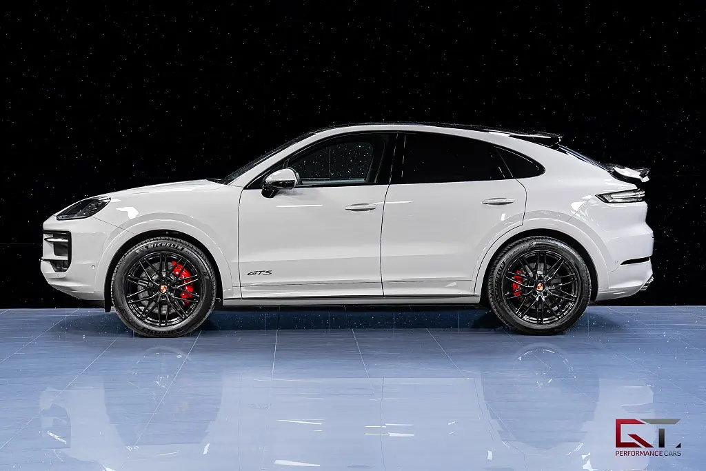 Porsche Cayenne 2025