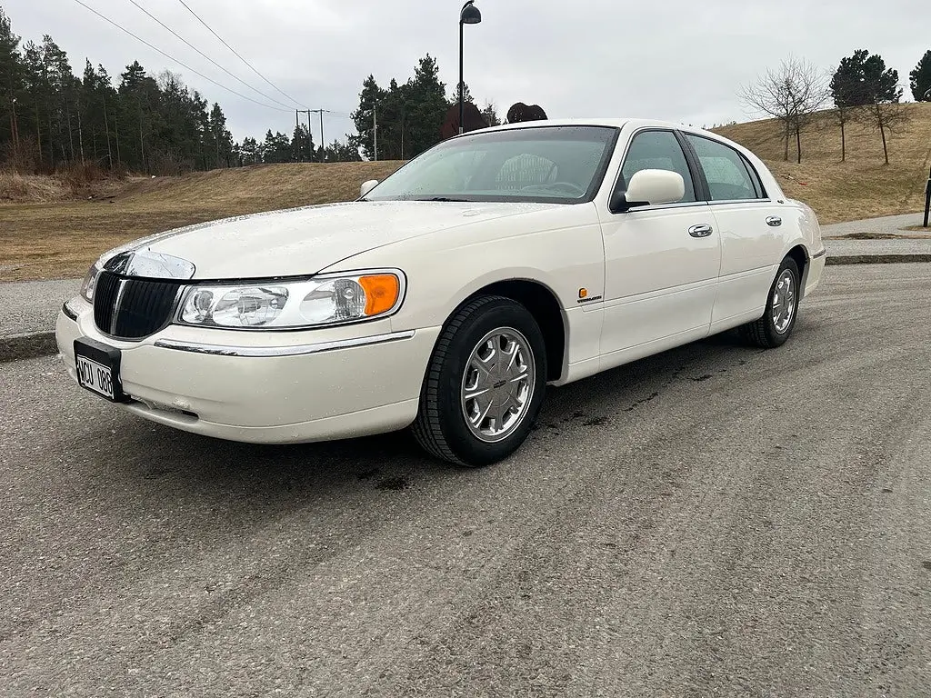 Lincoln Town Car 1999