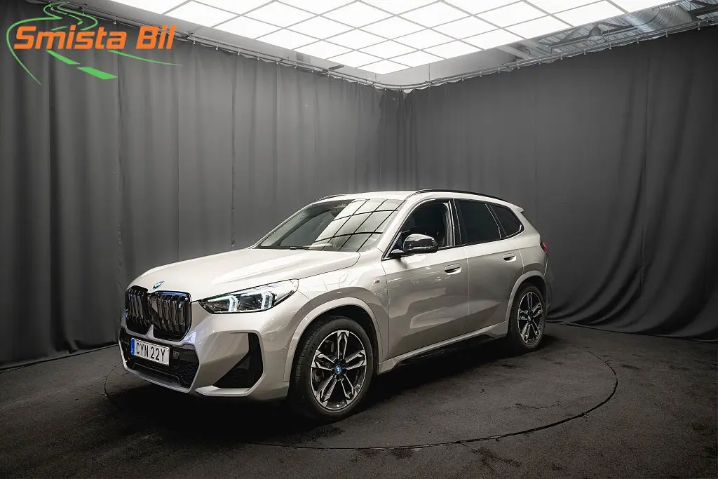 BMW iX1 2024