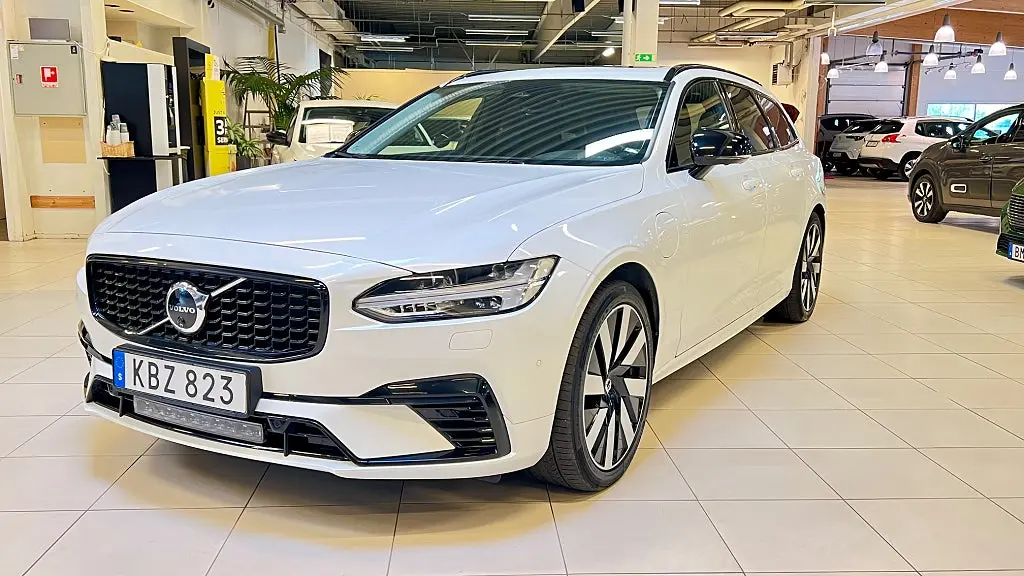 Volvo V90 2024