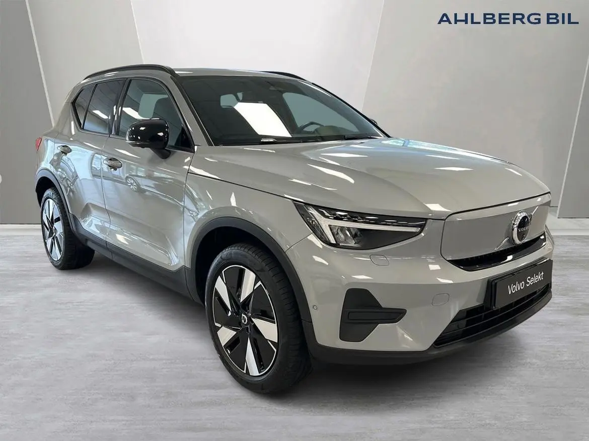Volvo EX40 2025