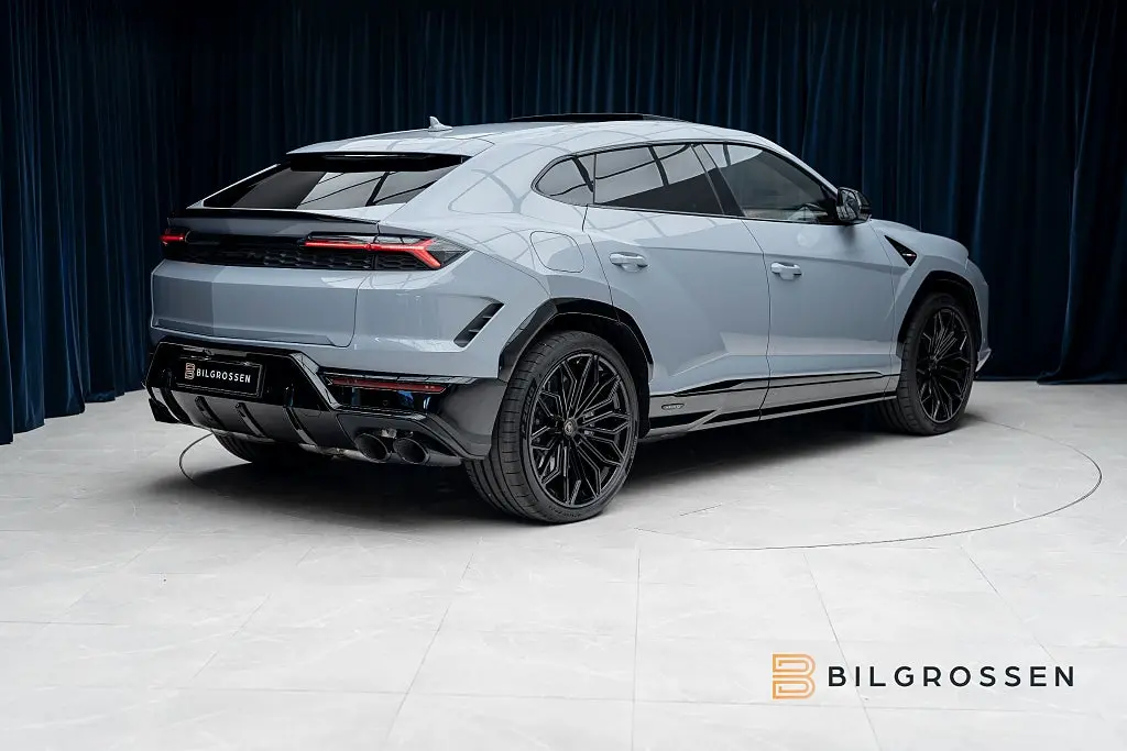 Lamborghini Urus 2026