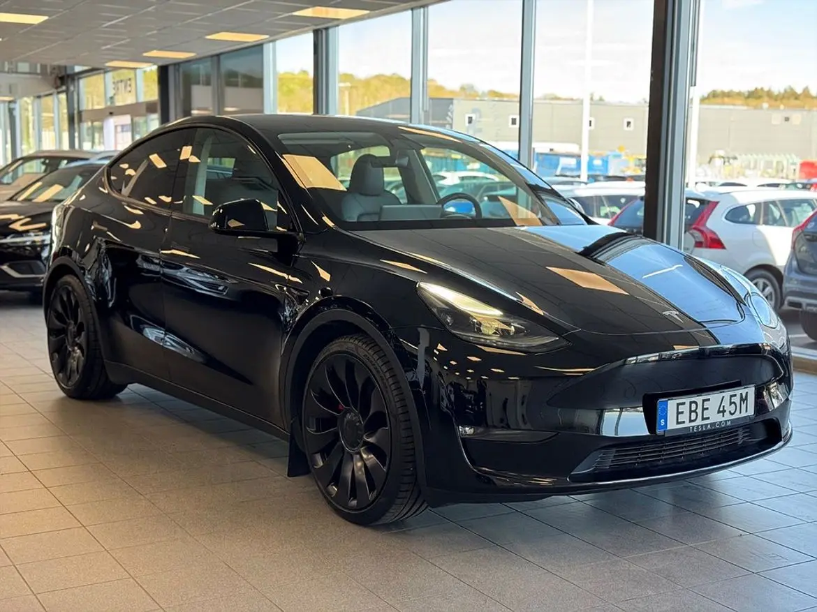 Tesla Model Y 2023