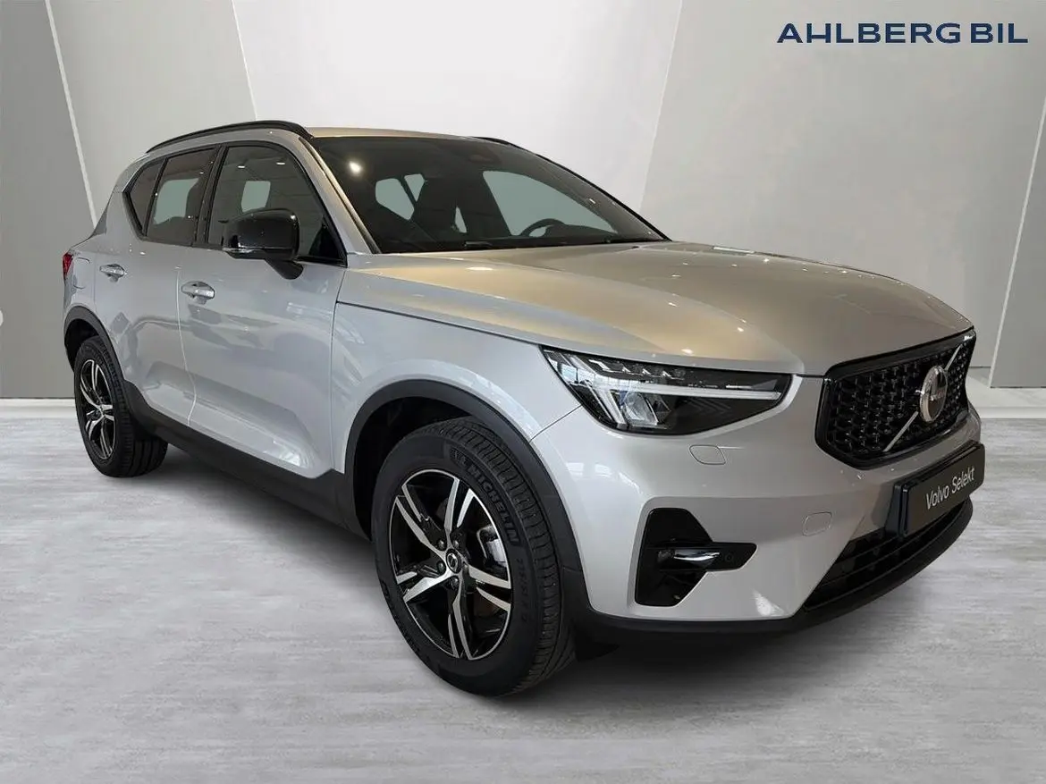 Volvo XC40 2025