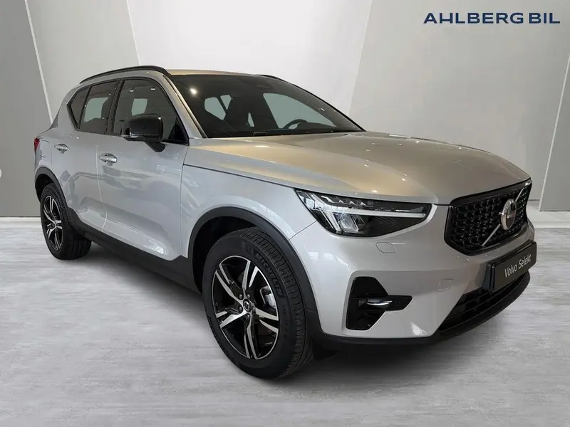 Volvo XC40 2025
