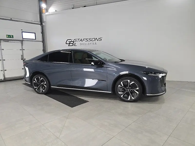 Mazda 6e 2025