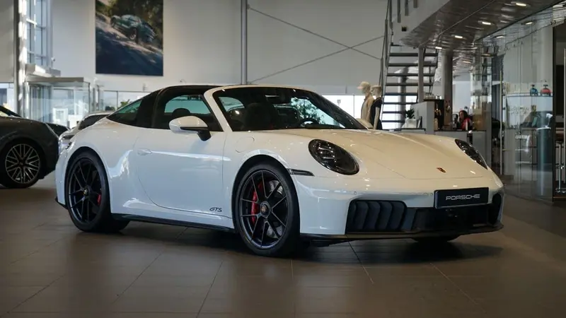 Porsche 911 2025