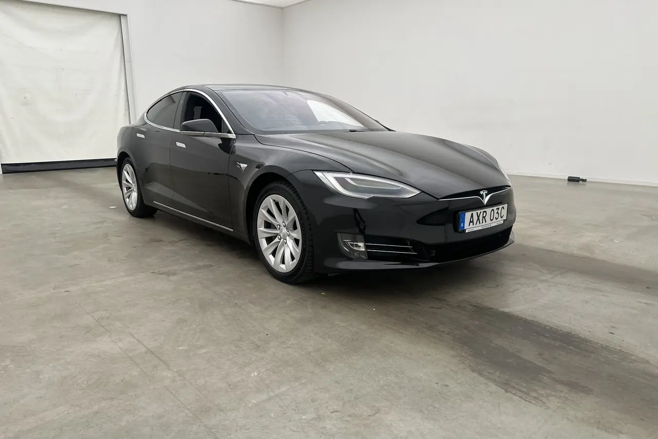 Tesla Model S 2020
