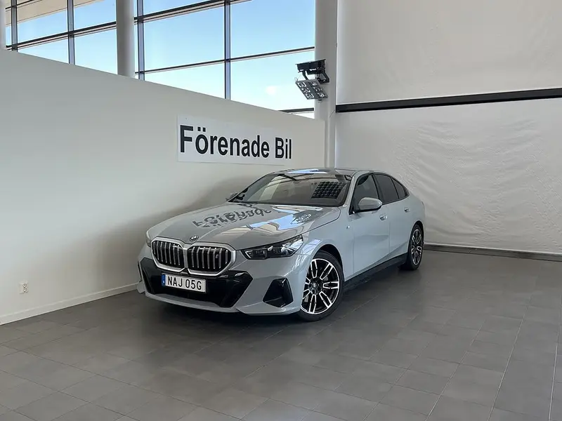 BMW i5 2024
