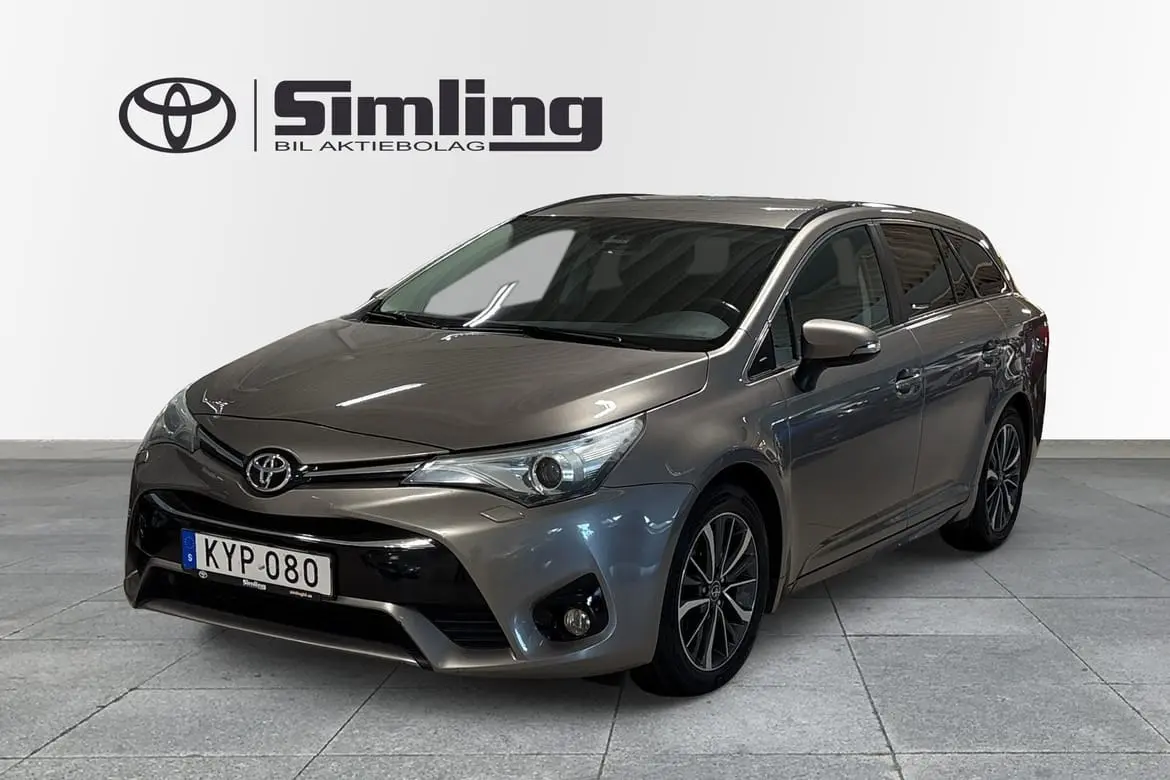 Toyota Avensis 2015