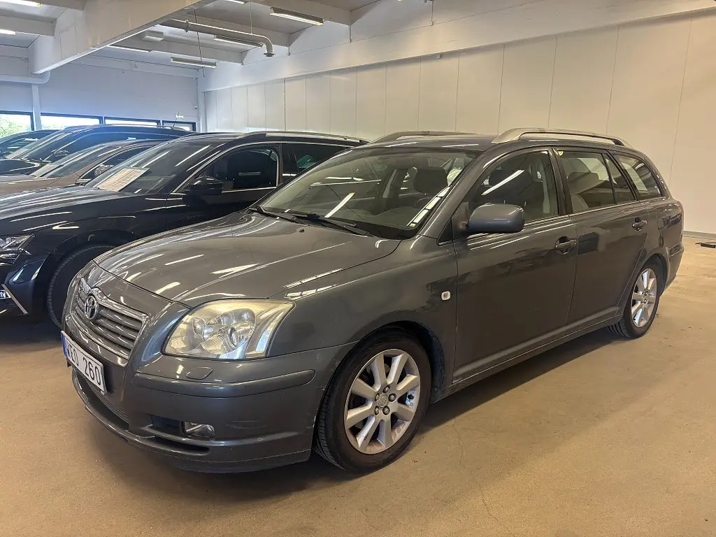 Toyota Avensis 2004