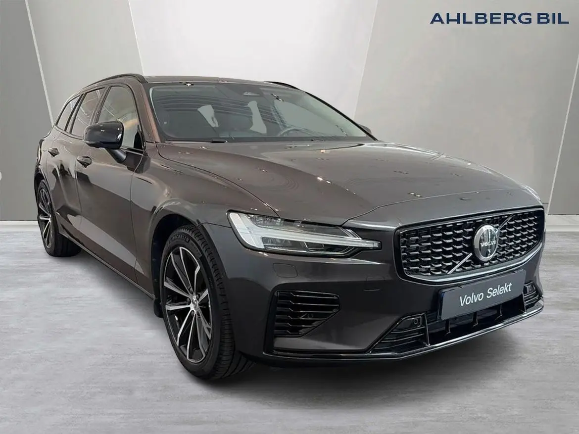 Volvo V60 2025