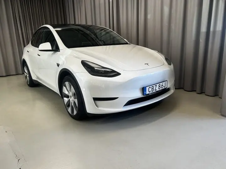 Tesla Model Y 2023