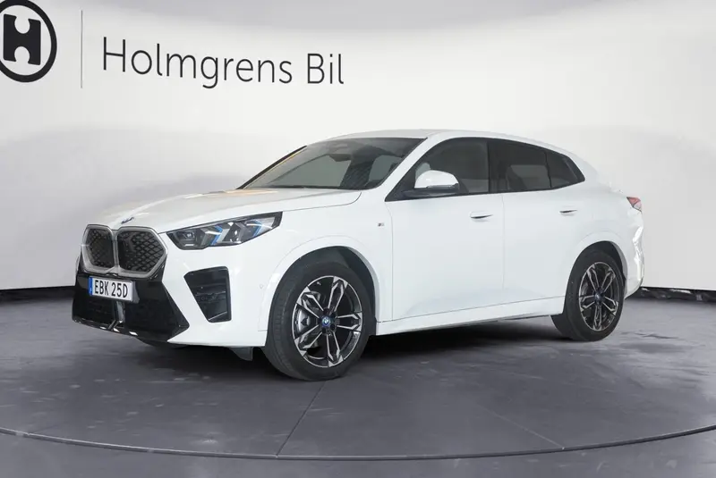 BMW iX2 2025