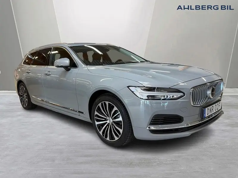 Volvo V90 2025
