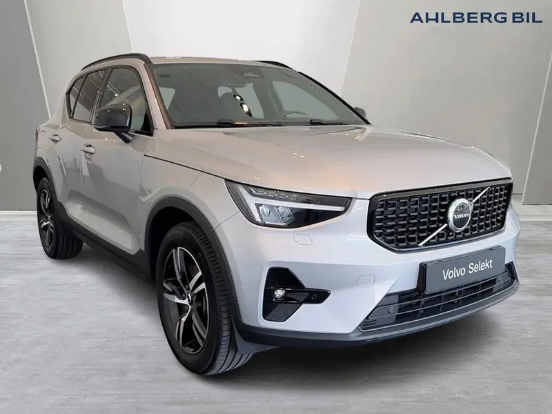 Volvo XC40 2025