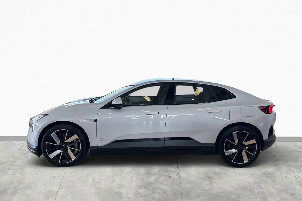 Polestar 4 2025