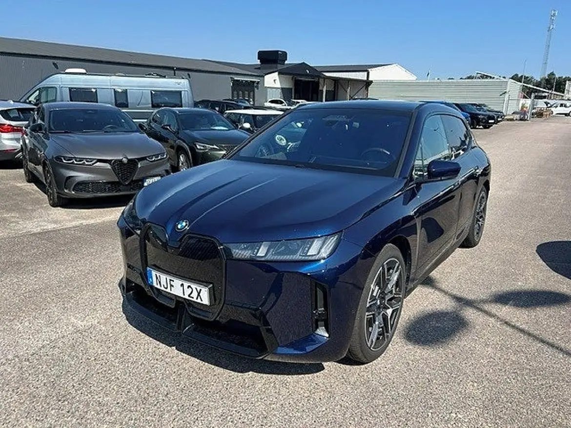 BMW iX 2025