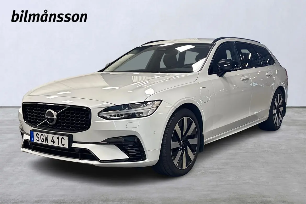 Volvo V90 2025