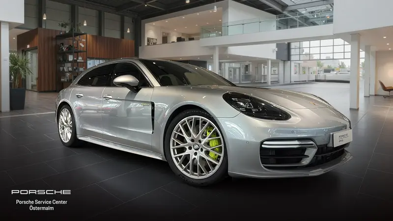 Porsche Panamera 2021