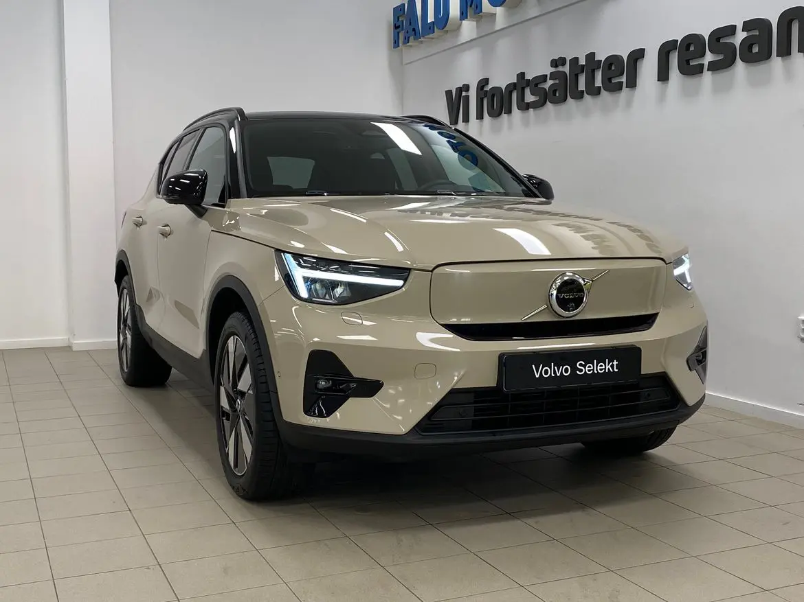 Volvo EX40 2025