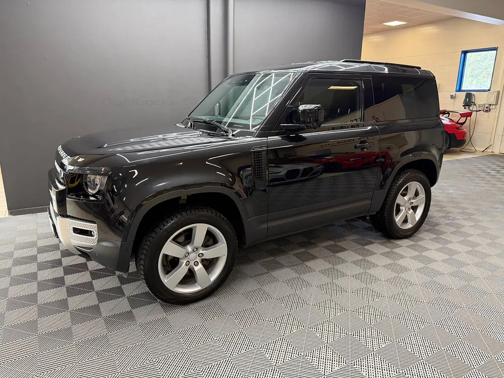 Land Rover Defender 2022