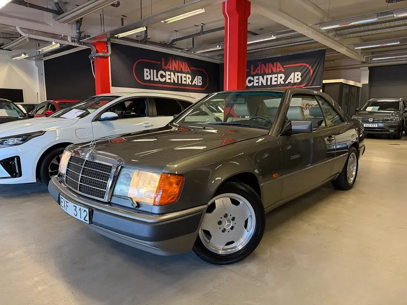 Mercedes-Benz 300 1990