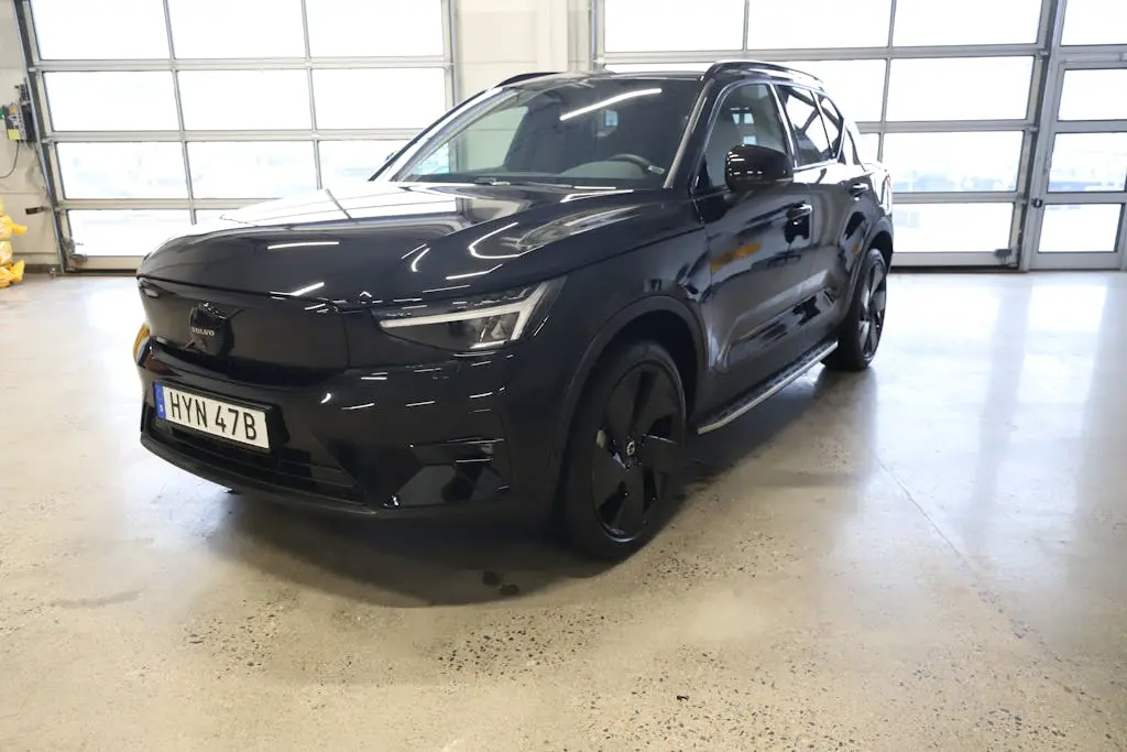 Volvo EX40 2025