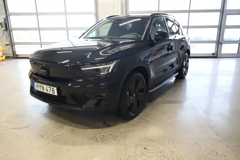 Volvo EX40 2025